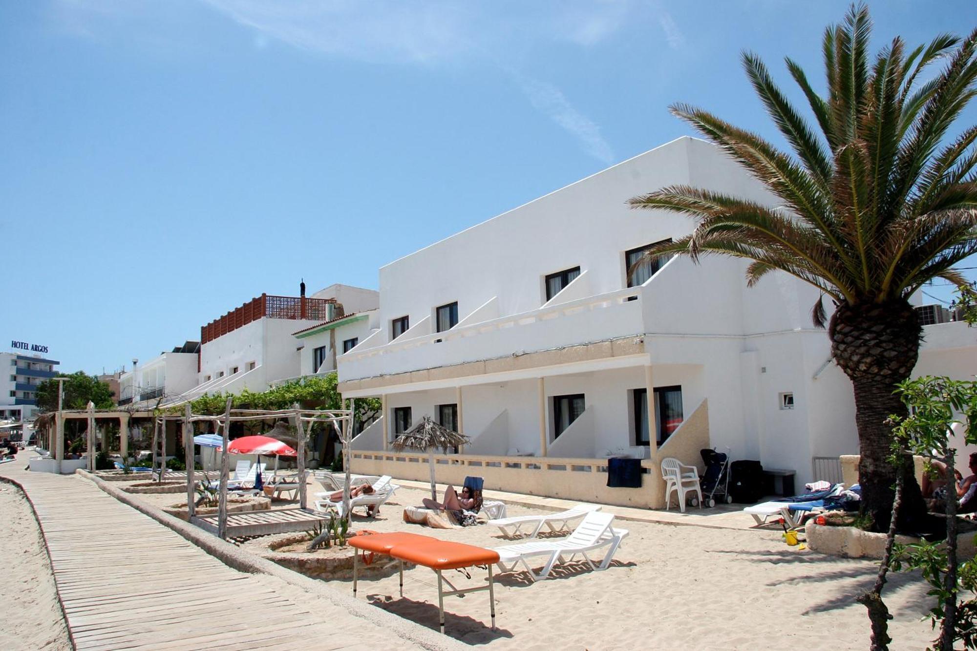 Hostal Talamanca Esterno foto