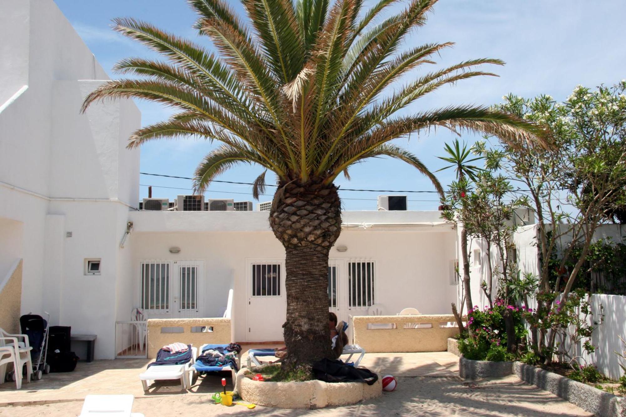 Hostal Talamanca Esterno foto